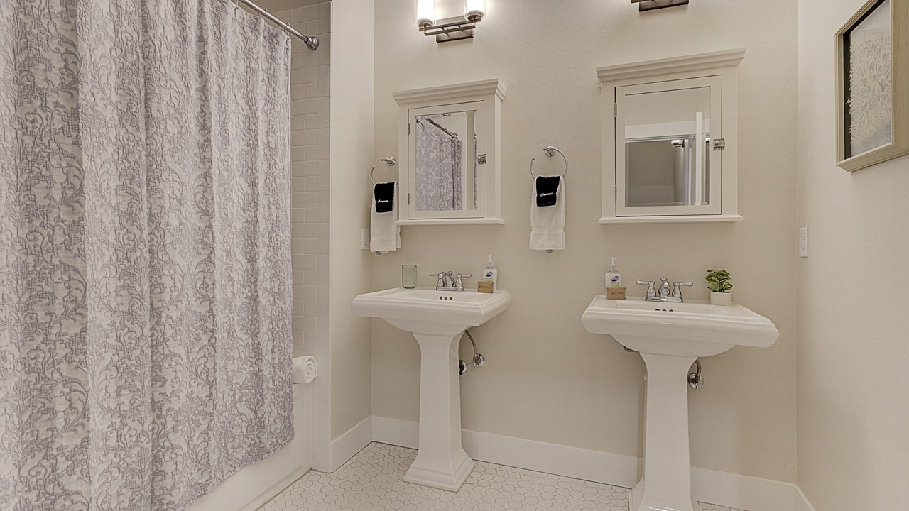 Photo of Bathroom in Seabrook