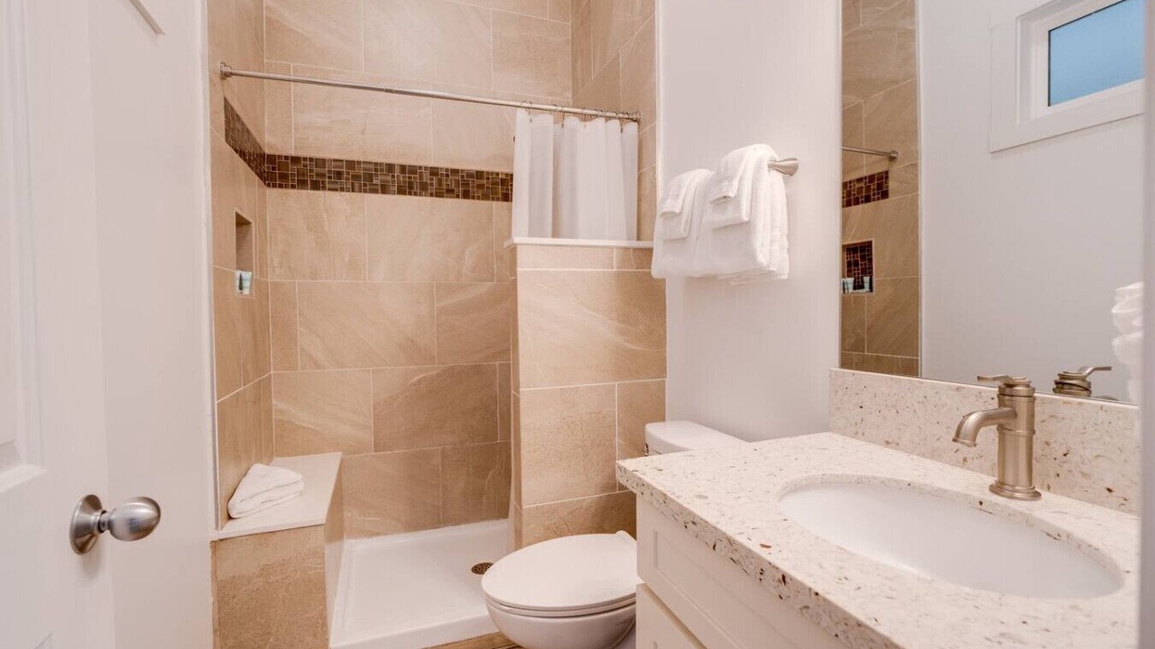 Photo of Bathroom in Wailuku