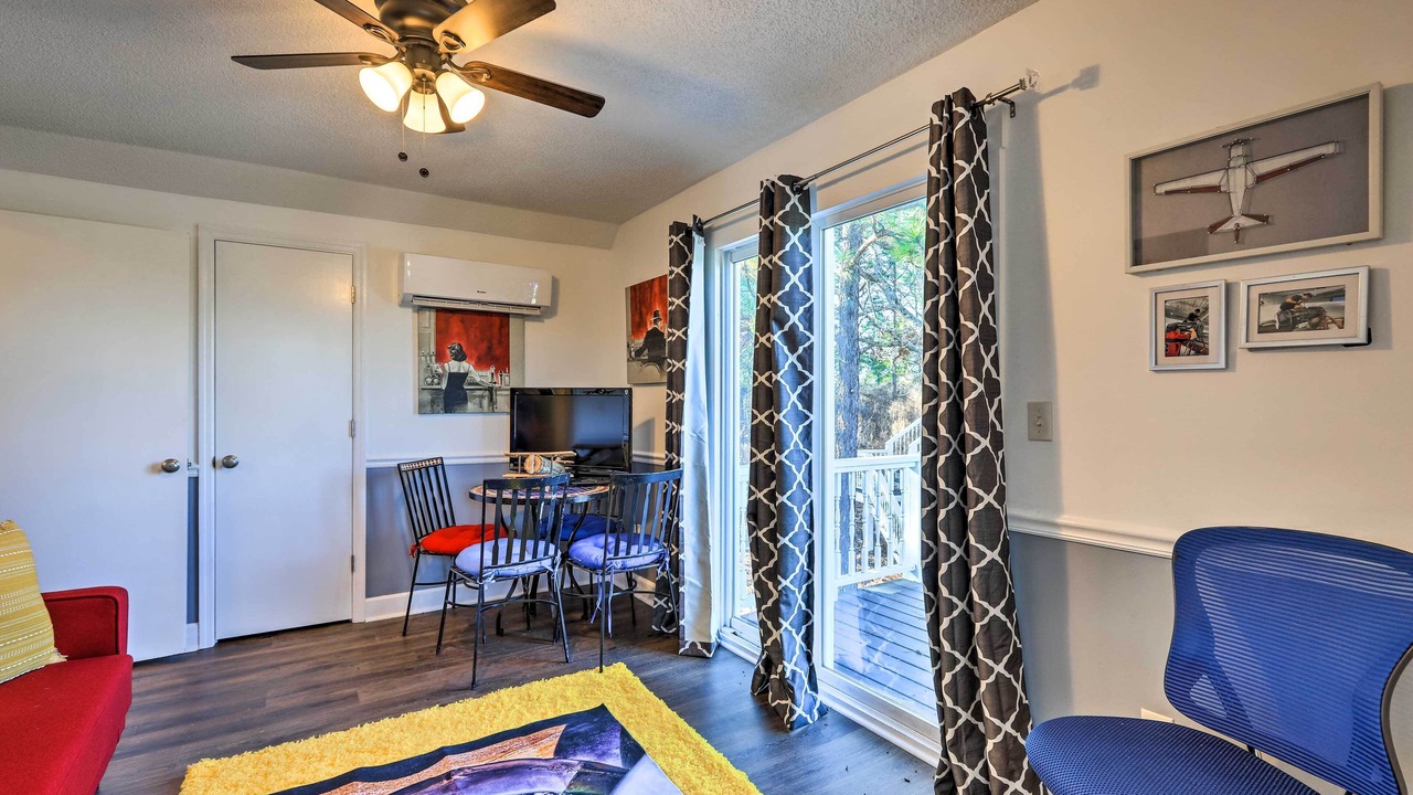 Photo of Livingroom in Howard