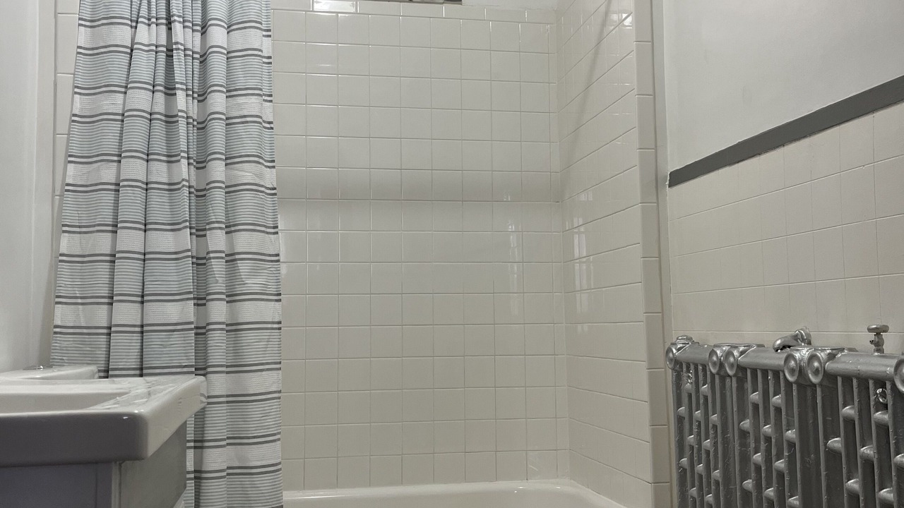 Photo of Bathroom in Newburgh