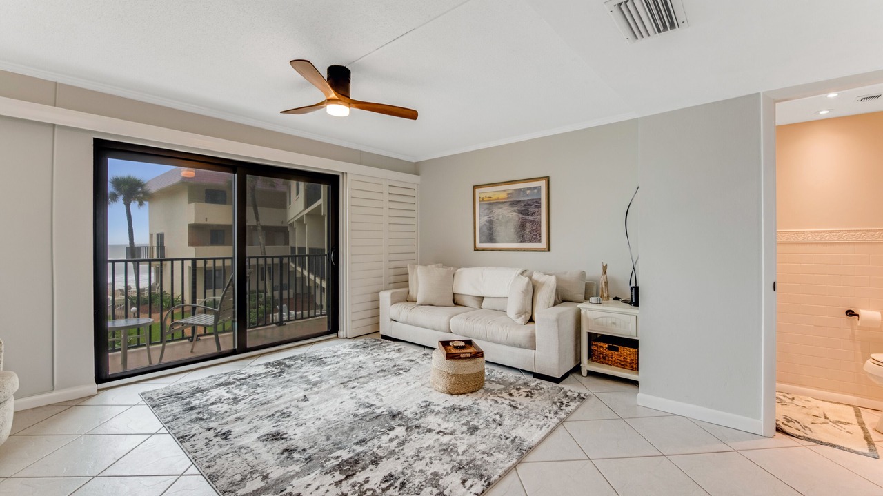 Photo of Livingroom in Ormond Beach