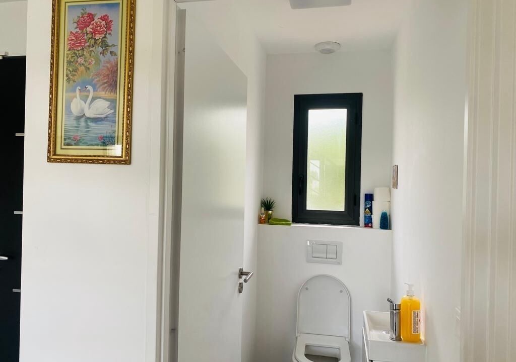 Photo of Bathroom in Longages
