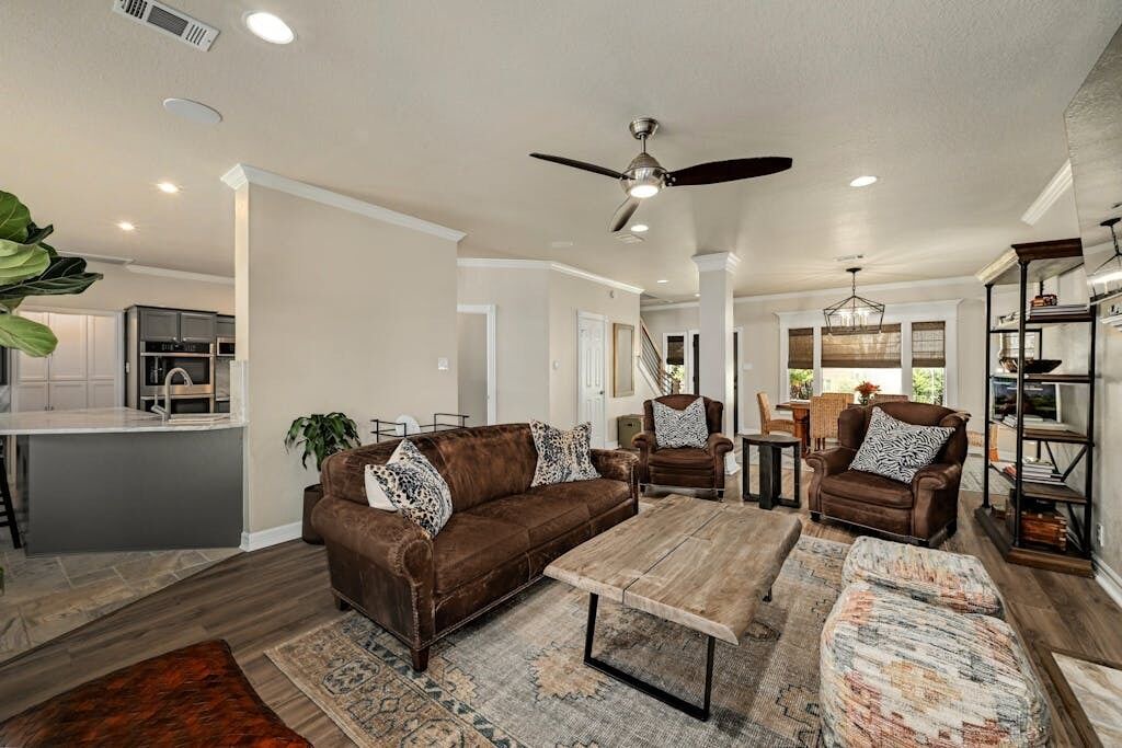 Photo of Livingroom in Seven Oaks