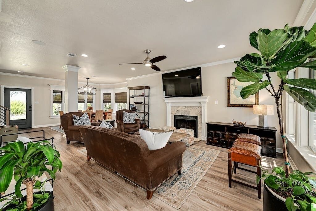 Photo of Livingroom in Seven Oaks