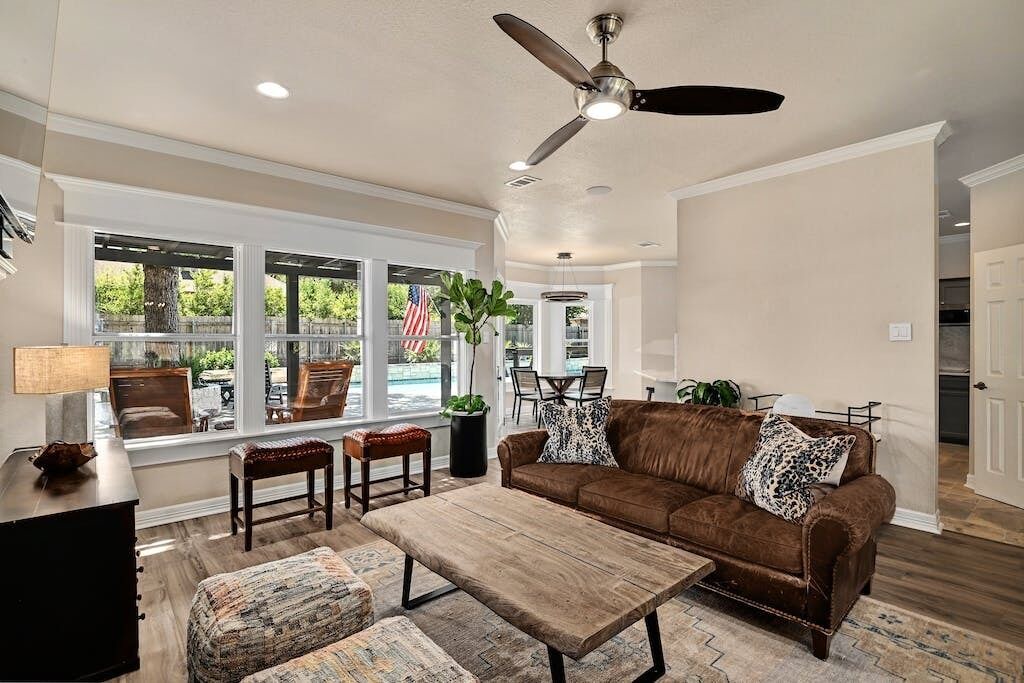 Photo of Livingroom in Seven Oaks