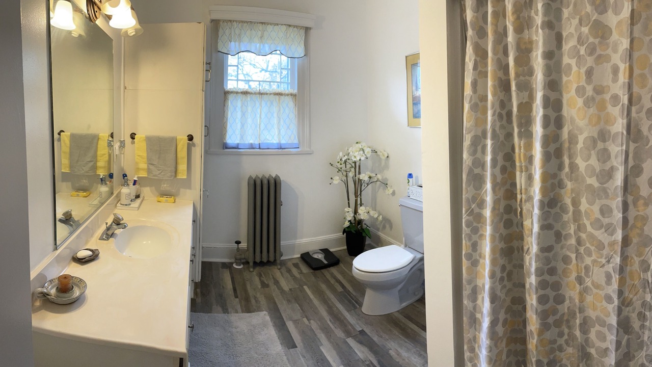 Photo of Bathroom in Oyster Bay