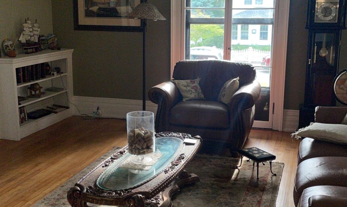 Photo of Livingroom in Oyster Bay