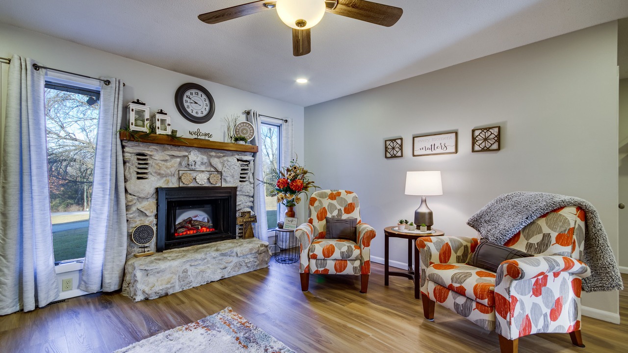 Photo of Livingroom in Fulton