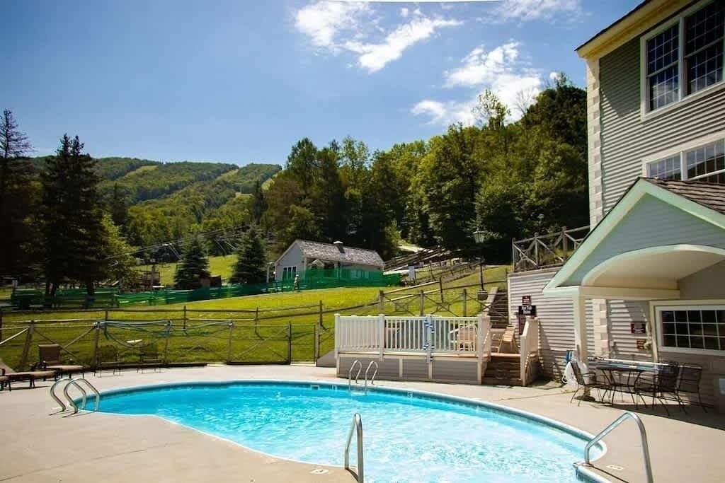 Photo of Outdoor in Hancock