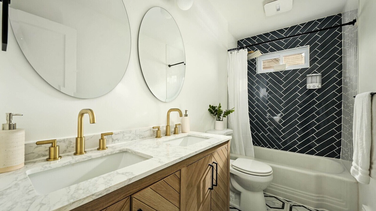 Photo of Bathroom in Prairie Village