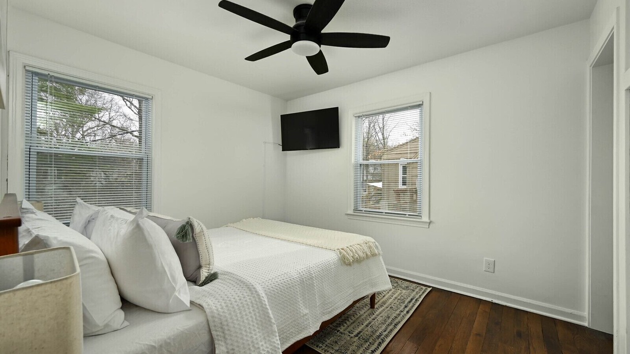 Photo of Bedroom in Prairie Village