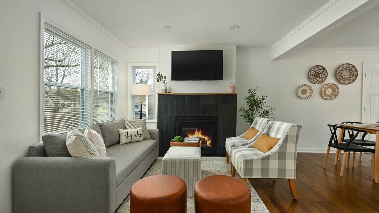 Photo of Livingroom in Prairie Village