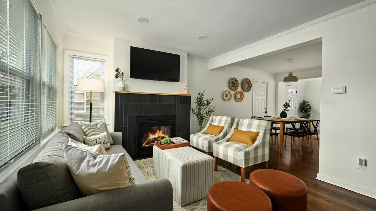 Photo of Livingroom in Prairie Village