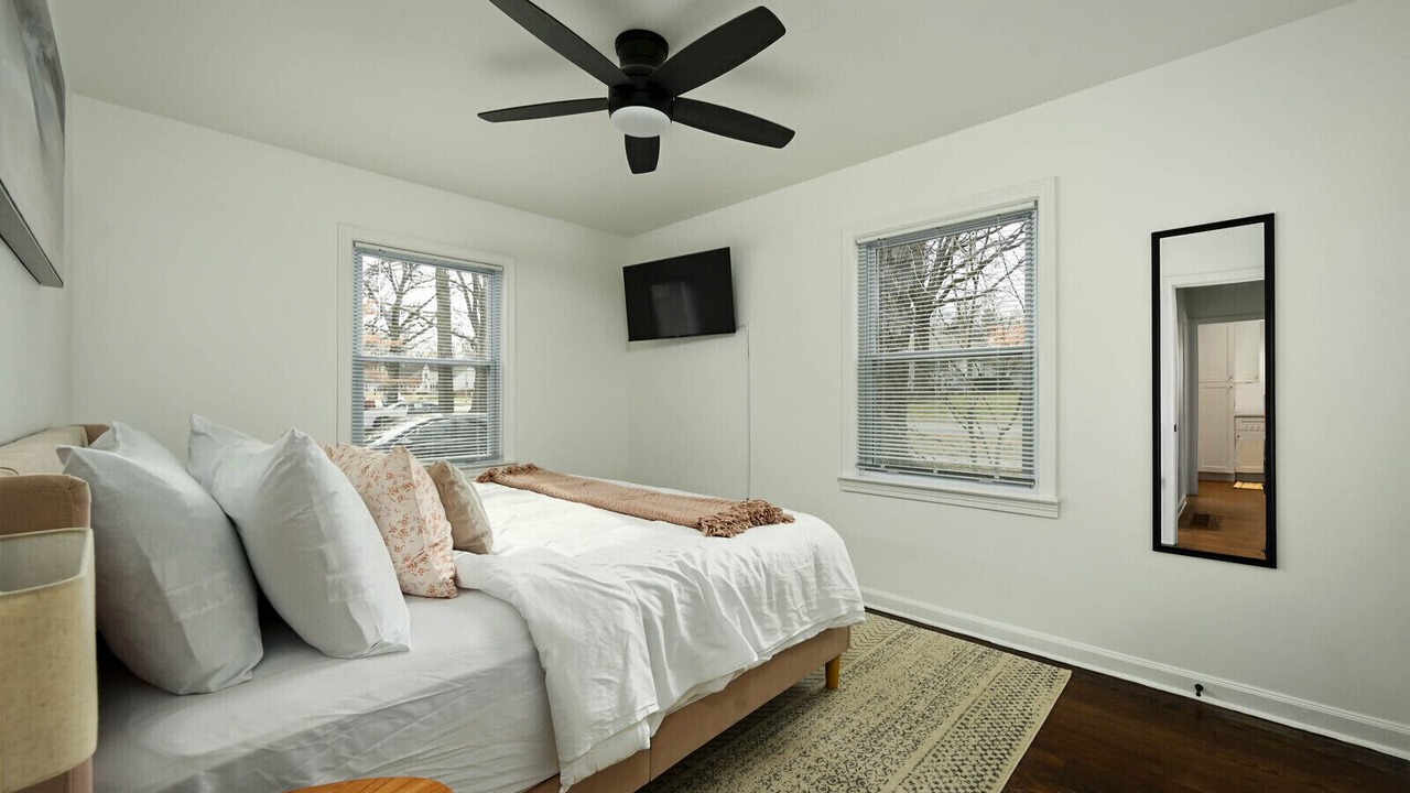 Photo of Bedroom in Prairie Village