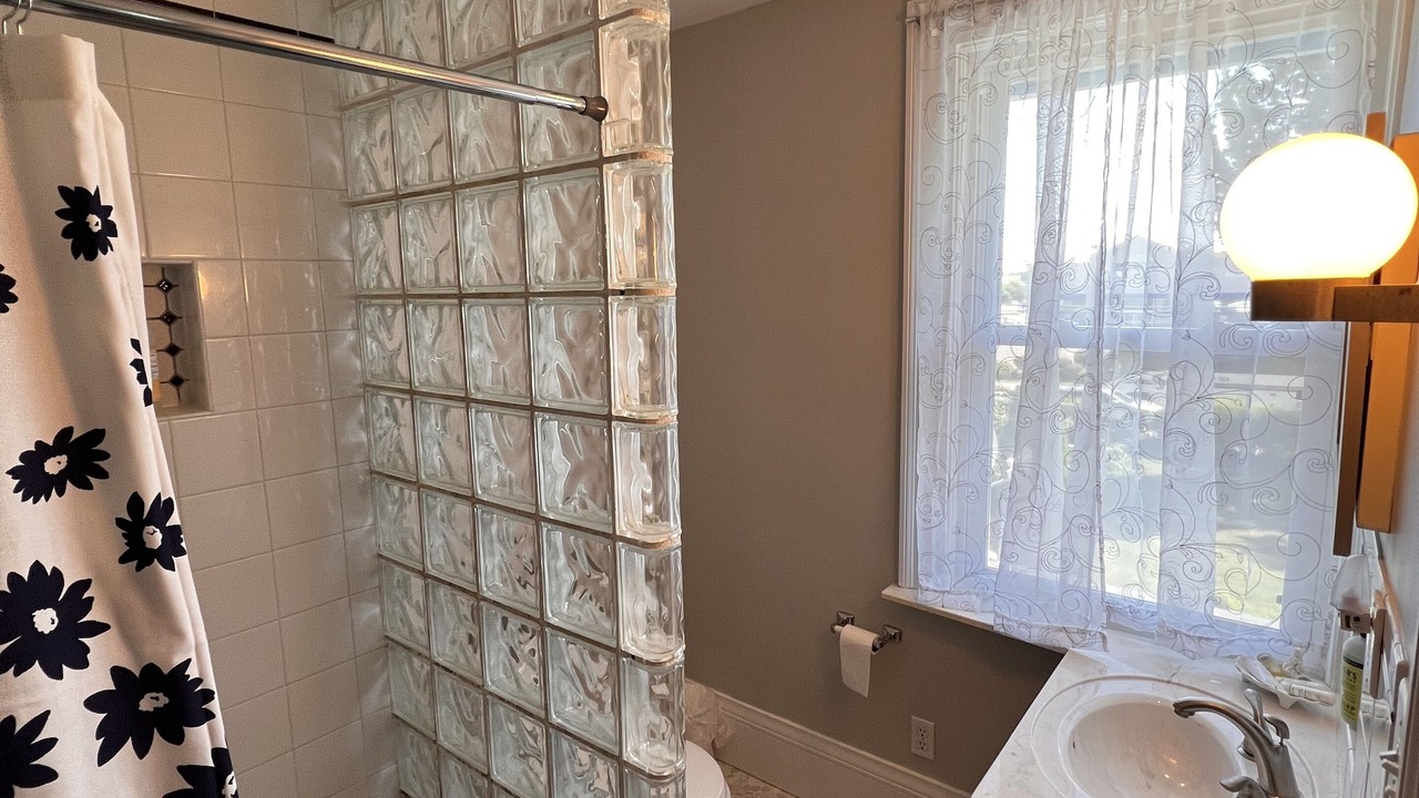 Photo of Bathroom in Dunkirk