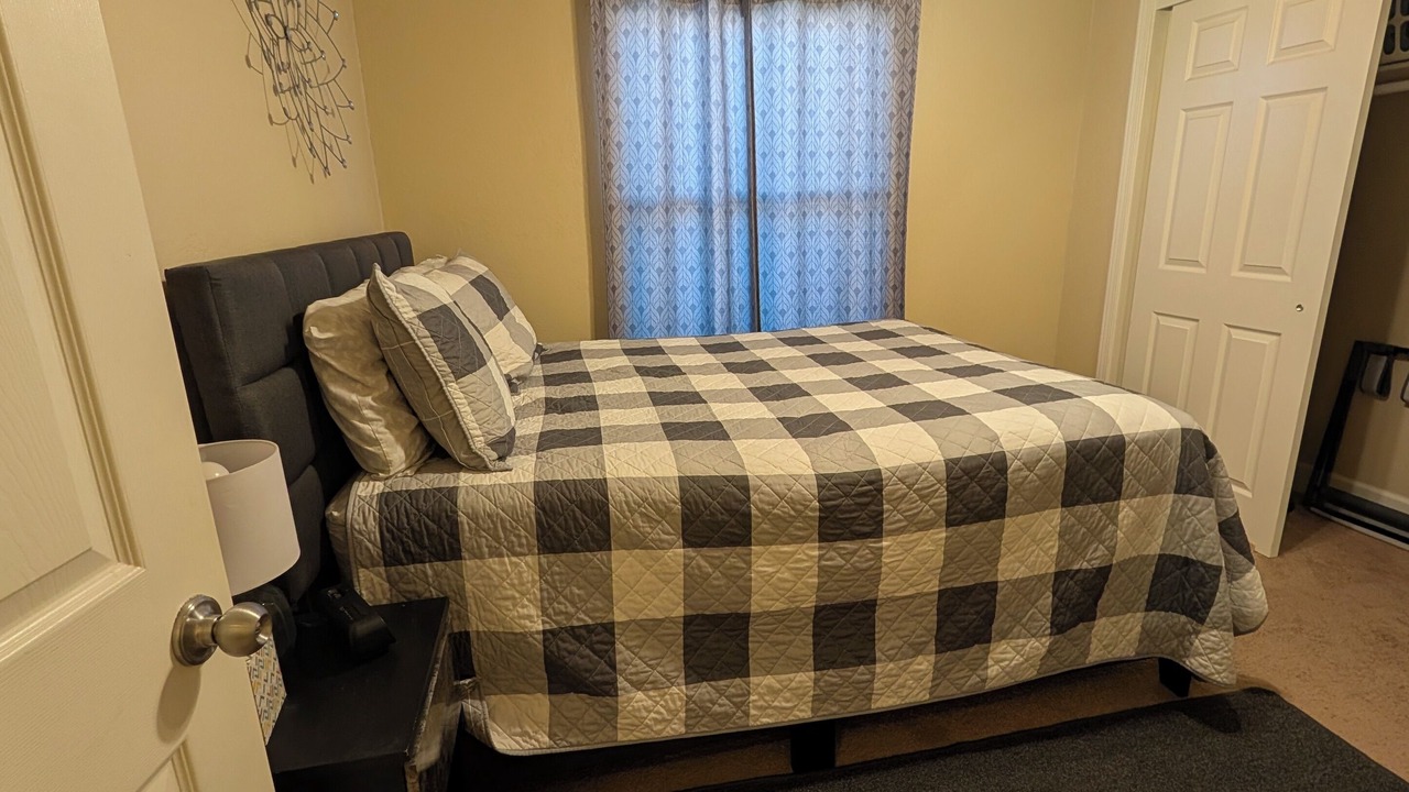 Photo of Bedroom in Roswell