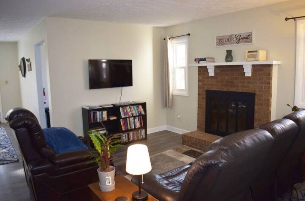 Photo of Livingroom in Johnson City
