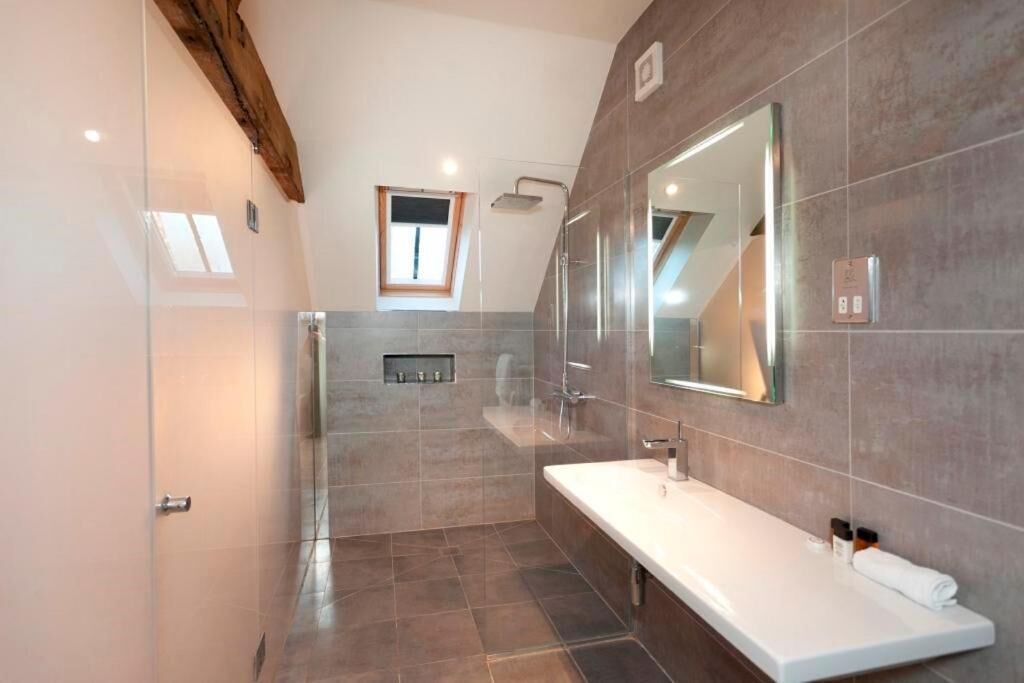 Photo of Bathroom in Castle Donington