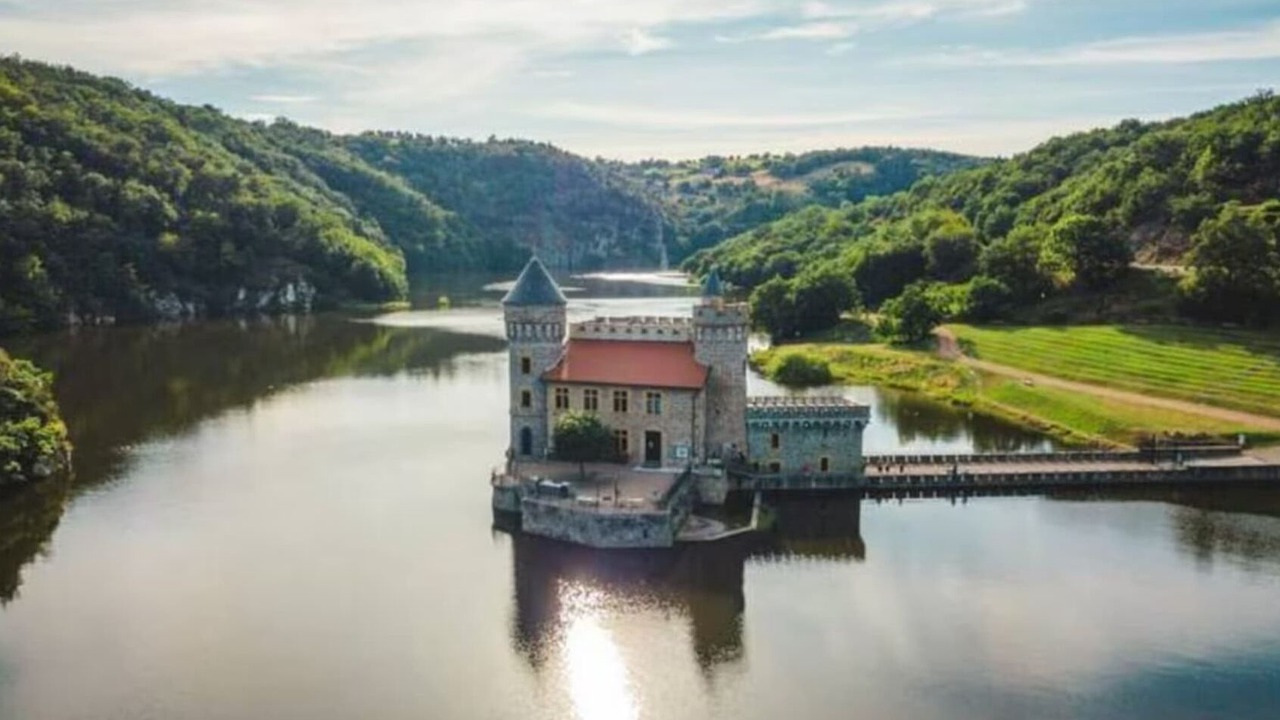 Photo of Others in Saint-Jean-Saint-Maurice-sur-Loire