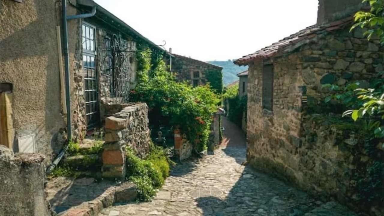 Photo of Outdoor in Saint-Jean-Saint-Maurice-sur-Loire