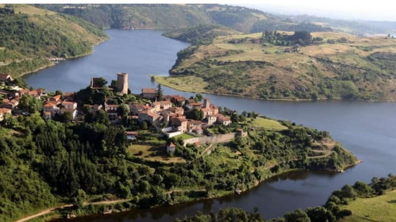 Photo of Outdoor in Saint-Jean-Saint-Maurice-sur-Loire