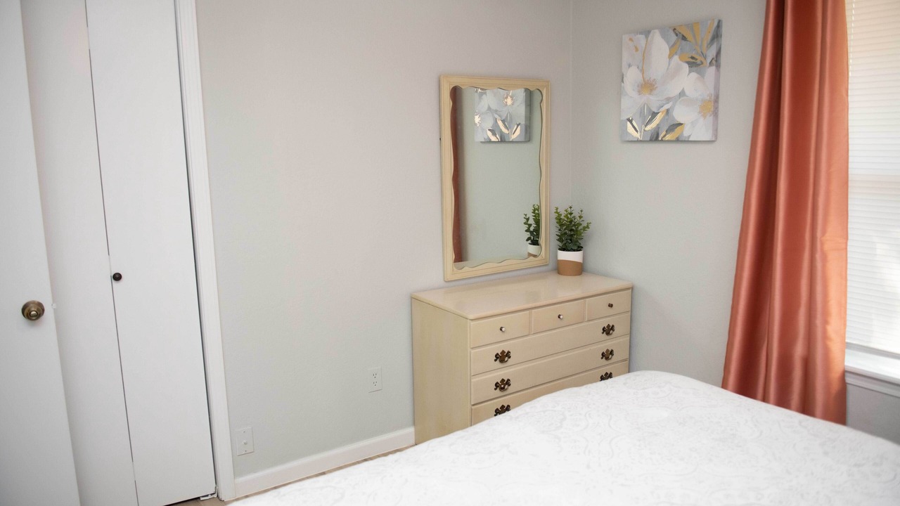 Photo of Bedroom in Broken Arrow