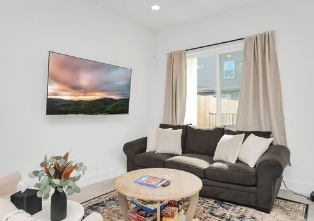 Photo of Livingroom in Northside