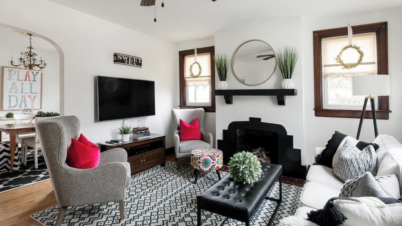 Photo of Livingroom in Lockeland Springs