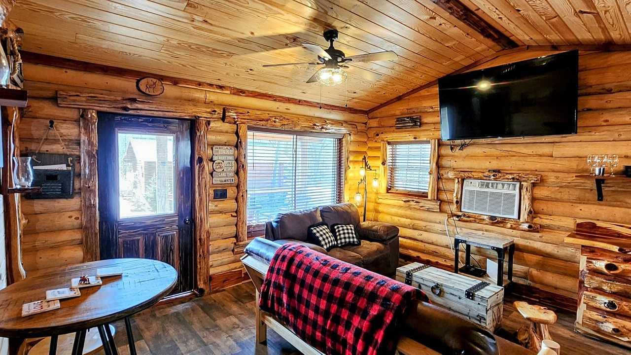 Photo of Livingroom in Mid America