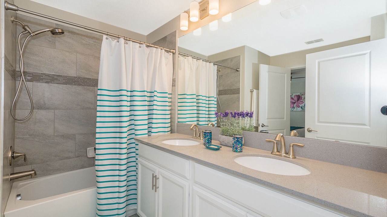 Photo of Bathroom in Davenport