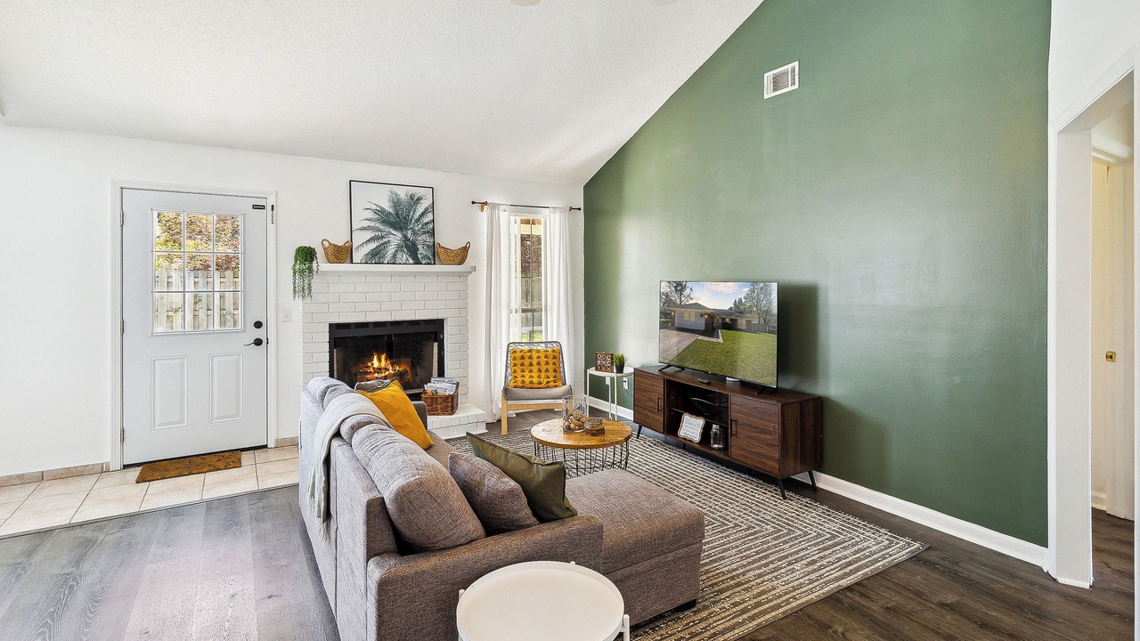 Photo of Livingroom in Pooler