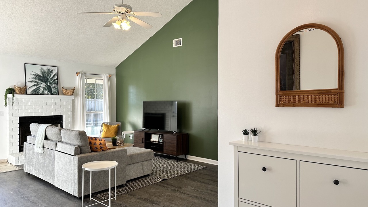 Photo of Livingroom in Pooler