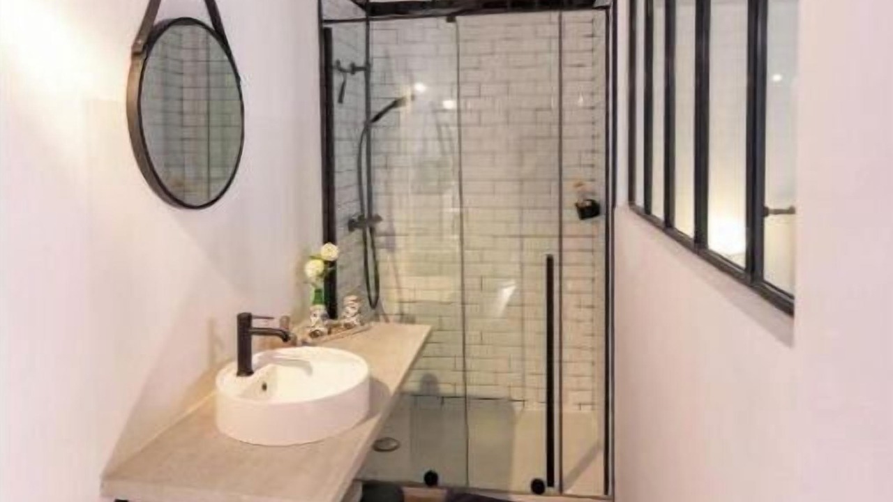 Photo of Bathroom in Tourbes