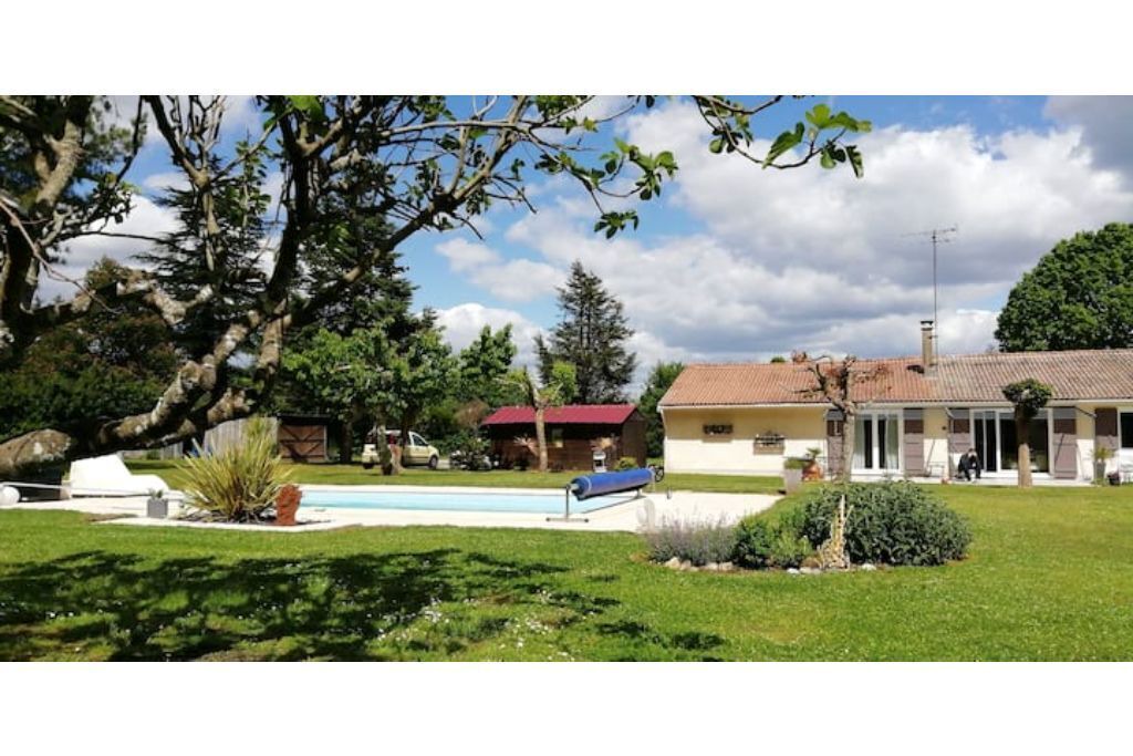 Photo of Outdoor in Illats