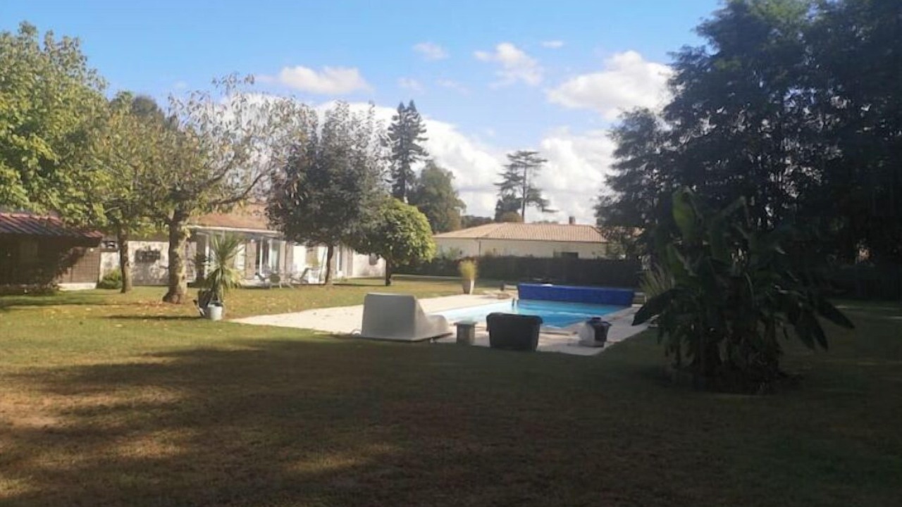 Photo of Outdoor in Illats