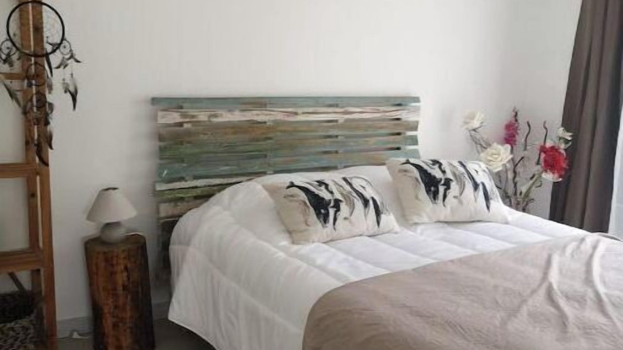 Photo of Bedroom in Illats