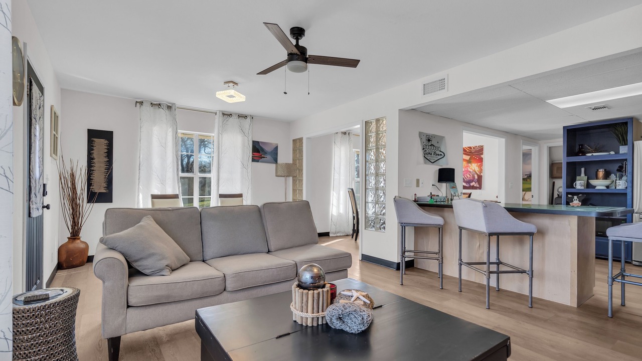 Photo of Livingroom in Thackerville