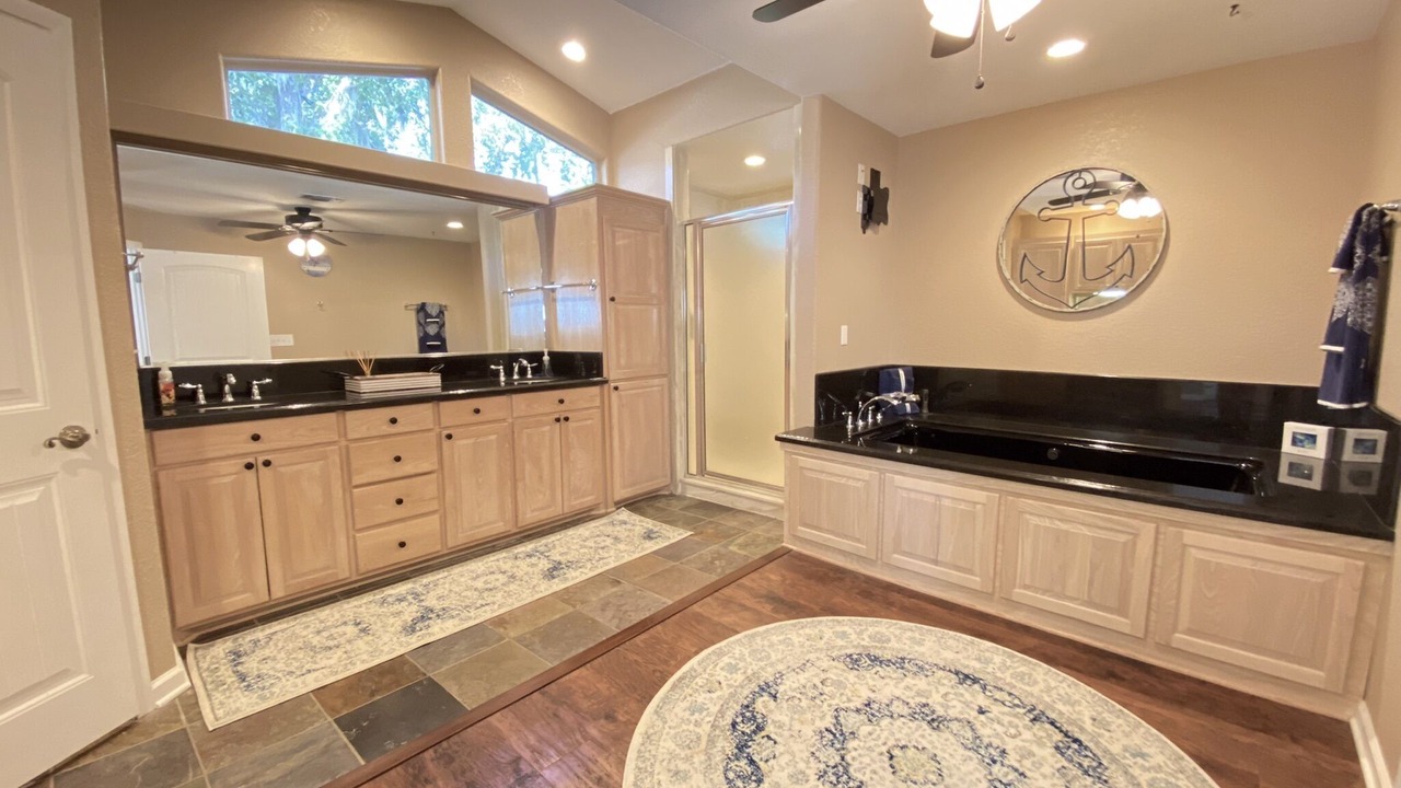 Photo of Bathroom in Etoile