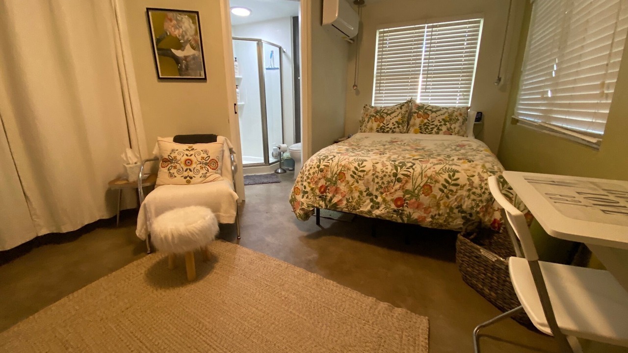 Photo of Bedroom in Blenman-Elm
