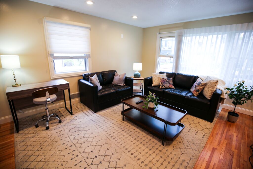Photo of Livingroom in St. Anthony West