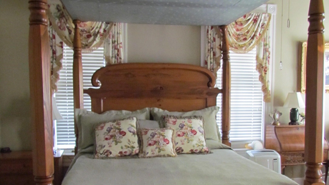 Photo of Bedroom in Natchitoches