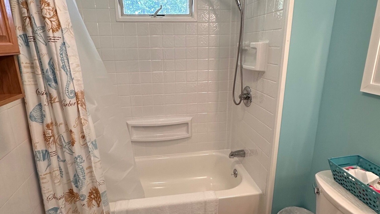 Photo of Bathroom in Kenyon