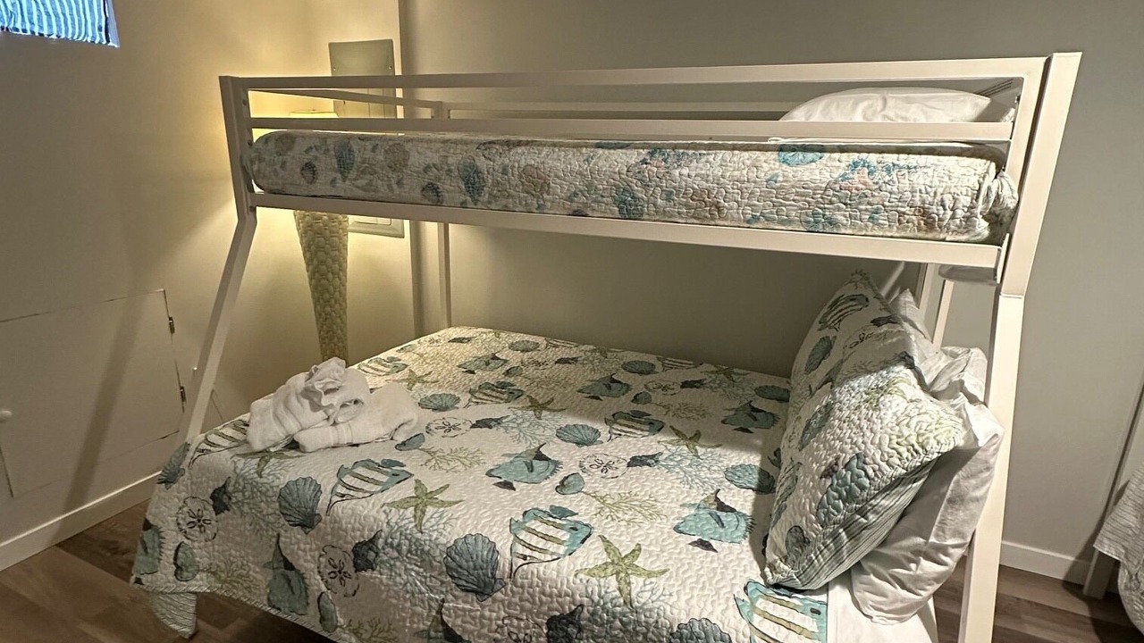 Photo of Bedroom in Kenyon