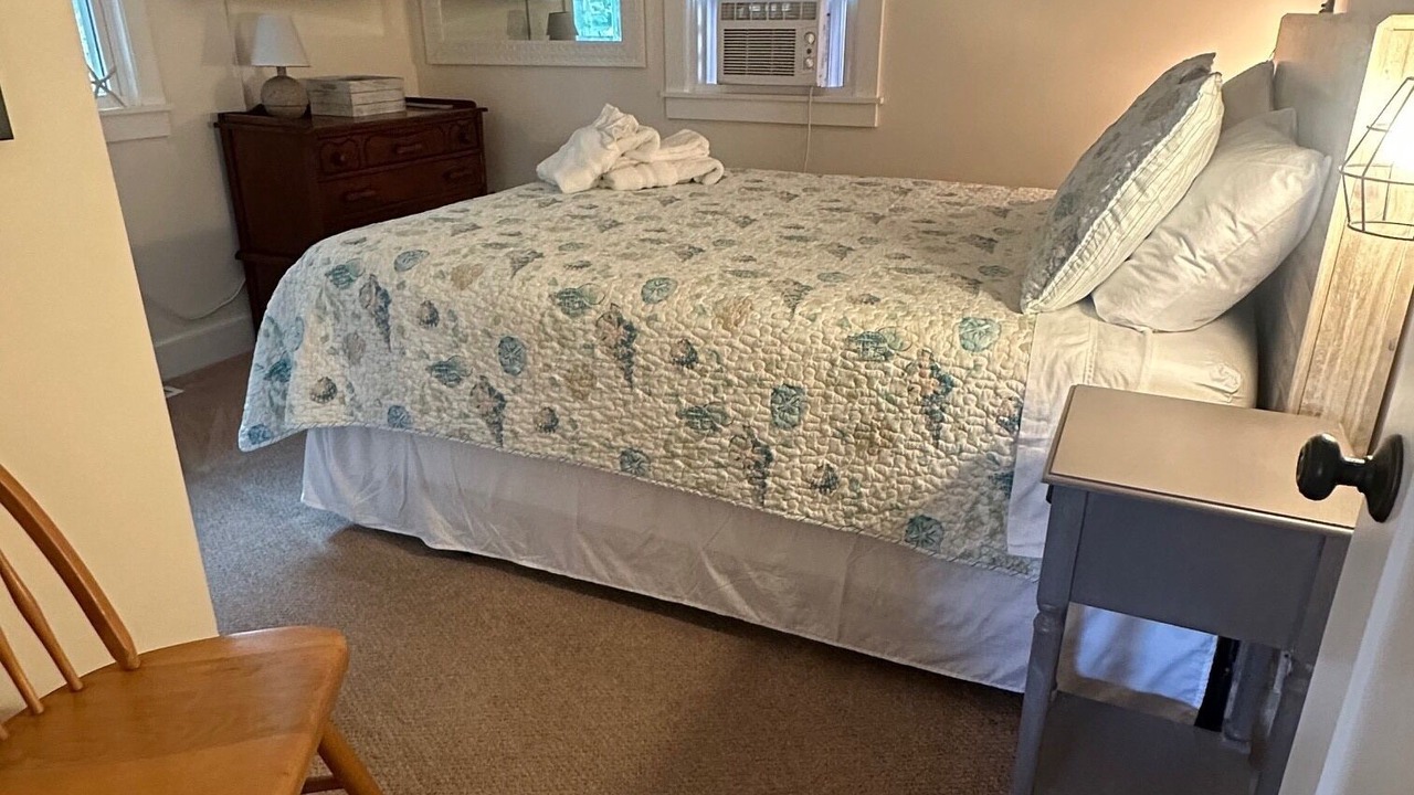 Photo of Bedroom in Kenyon