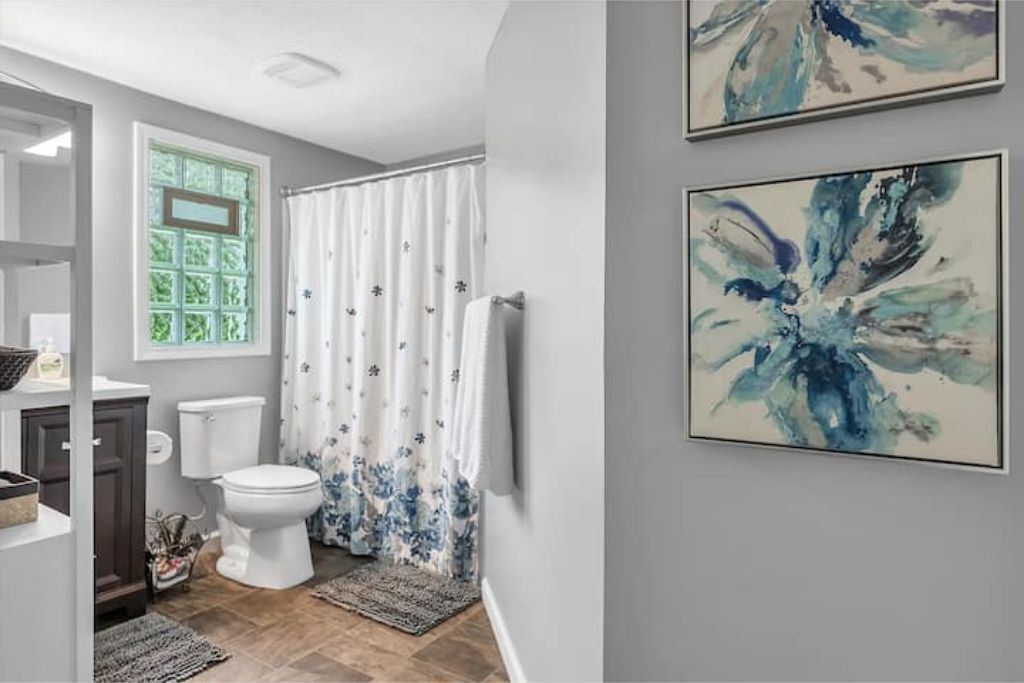 Photo of Bathroom in Willoughby