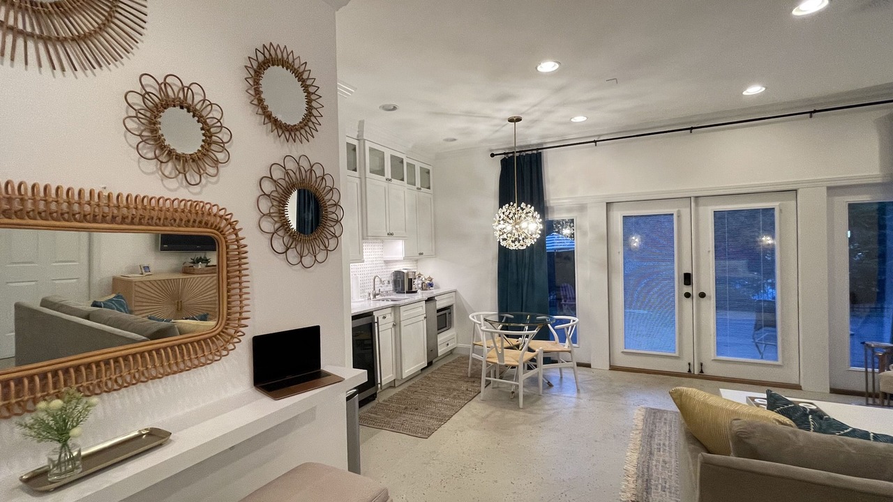 Photo of Livingroom in Hickory