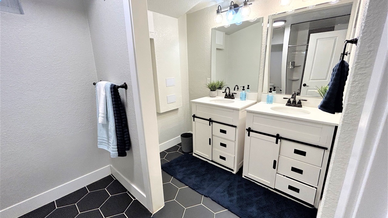Photo of Bathroom in Dupont