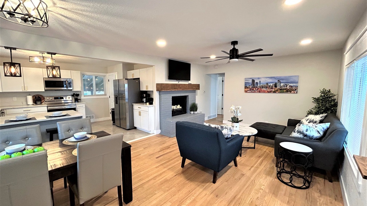 Photo of Livingroom in Dupont