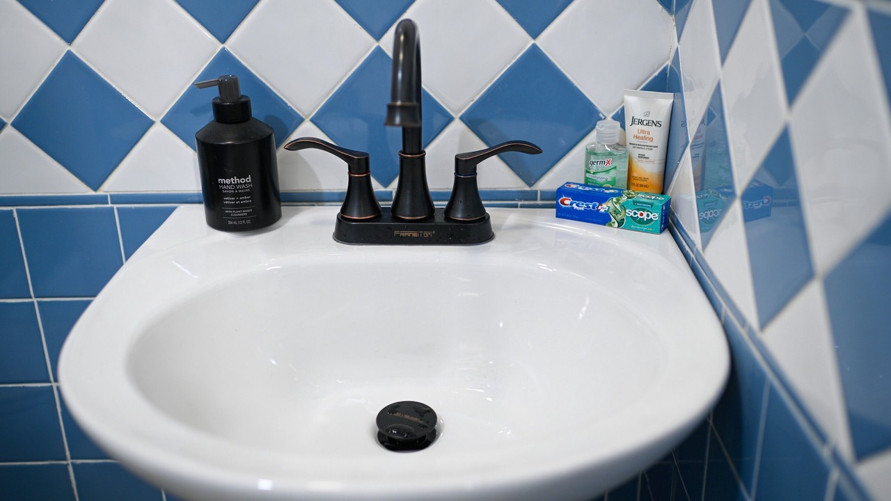 Photo of Bathroom in Groveoak