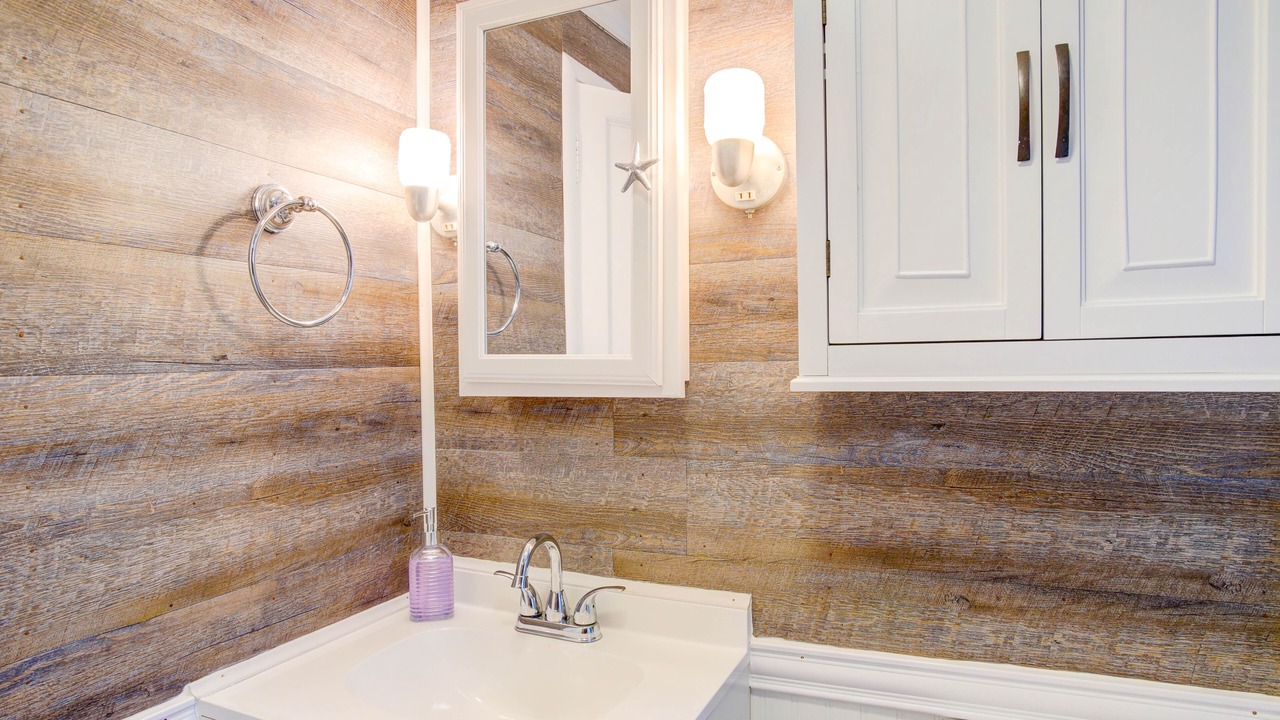 Photo of Bathroom in Silver Beach